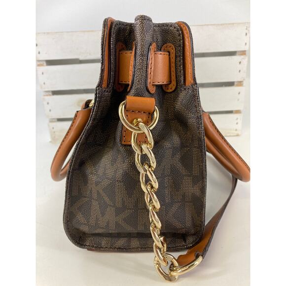 MICHAEL KORS SIGNATURE SAFFIANO LEATHER MEDIUM SHOULDER BAG - Picture 3 of 16